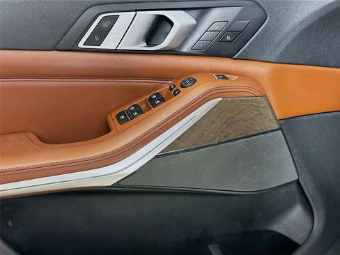 Used 2019 BMW X5 xDrive40i w/ M Sport Package image 18