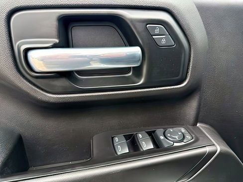 Used 2020 Chevrolet Silverado 1500 Custom image 21