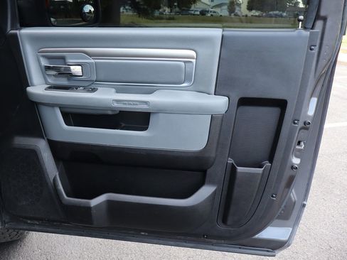 Used 2018 RAM 1500 Express image 21