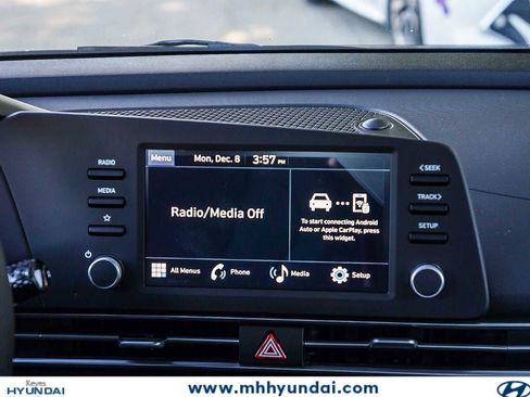 New 2026 Hyundai Elantra SE FWD image 16