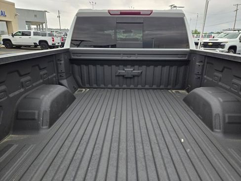 Used 2024 Chevrolet Silverado 1500 LT AWD/4WD image 17