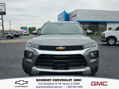Used 2023 Chevrolet TrailBlazer LT FWD image 2