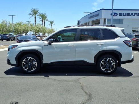 Used 2025 Subaru Forester Premium AWD/4WD image 4