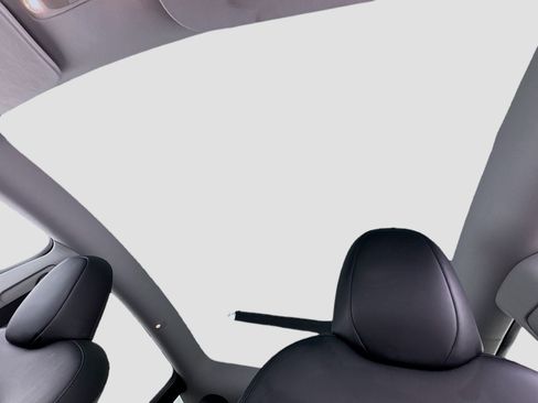 Used 2023 Tesla Model Y AWD image 14