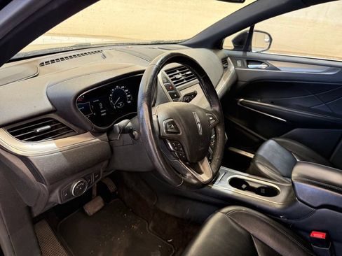 Used 2017 Lincoln MKC Premiere FWD image 12