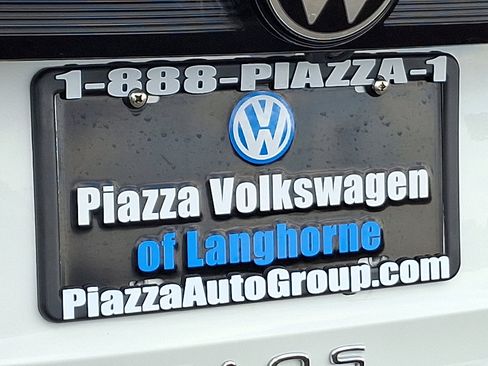 Used 2025 Volkswagen Taos SE image 32