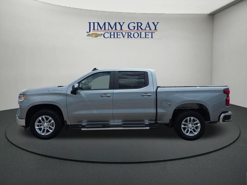 Used 2024 Chevrolet Silverado 1500 LT RWD image 2