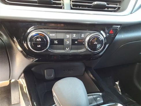 Used 2024 Chevrolet Trax LT image 19