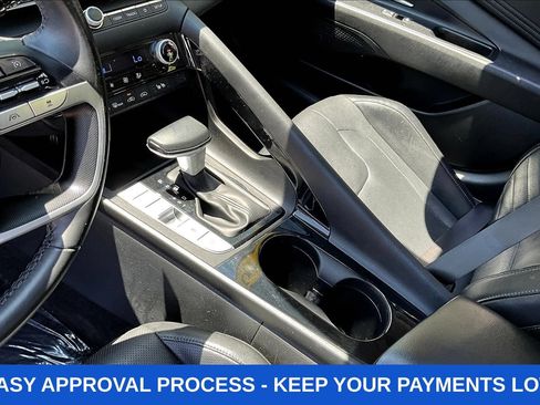 Used 2023 Hyundai Elantra Limited w/ Preferred Accessory Package FWD image 18