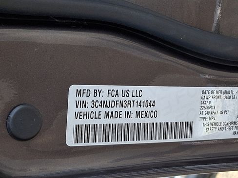 Certified 2024 Jeep Compass Latitude AWD/4WD image 27