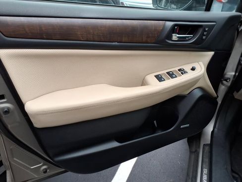 Used 2016 Subaru Outback 2.5i Limited image 10