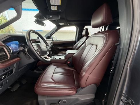 Used 2024 Ford Expedition Limited RWD image 30