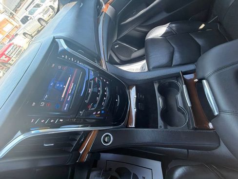 Used 2017 Cadillac Escalade ESV Premium Luxury RWD image 17