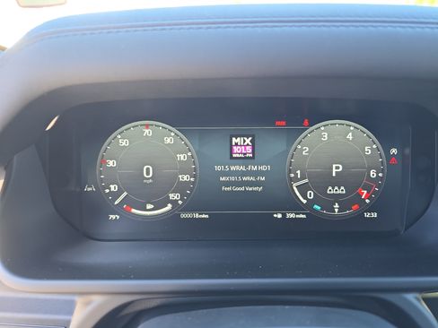 New 2026 Land Rover Defender 110 S image 18