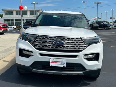 Used 2023 Ford Explorer Limited image 3
