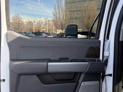 Used 2023 Ford F350 Lariat w/ Tow Technology Package image 28