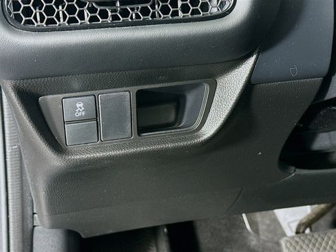 Used 2025 Honda HR-V LX image 16