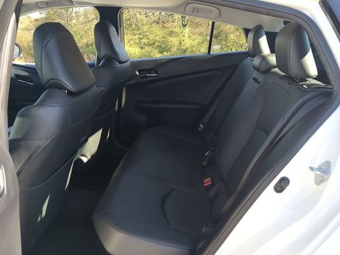 Used 2017 Toyota Prius Four Touring image 12