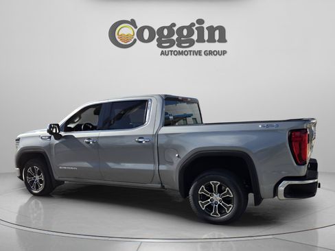 Used 2025 GMC Sierra 1500 SLT AWD/4WD image 3