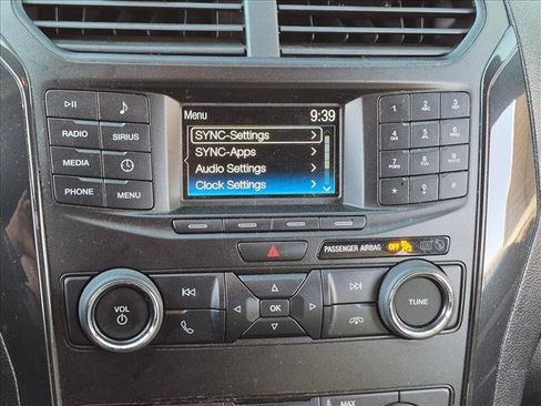 Used 2018 Ford Explorer XLT FWD image 12