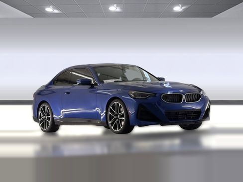 Used 2022 BMW 230i Coupe w/ M Sport Package RWD image 6