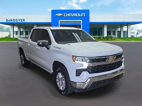 Used 2023 Chevrolet Silverado 1500 LT w/ Safety Package AWD/4WD image 7