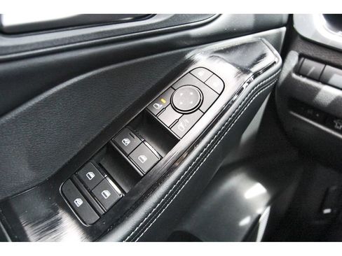 Used 2025 Nissan Rogue SV FWD image 15