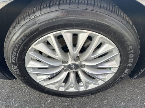 Used 2015 INFINITI Q70 L 5.6 w/ V8 Deluxe Technology Package RWD image 39