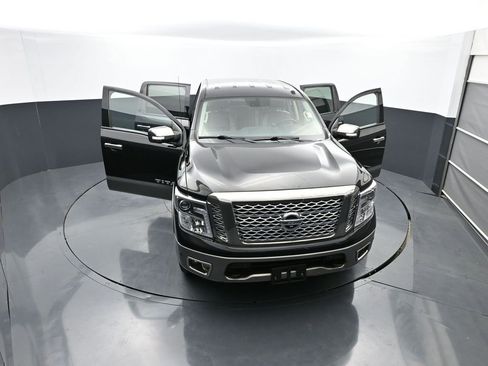 Used 2017 Nissan Titan Platinum Reserve AWD/4WD image 35