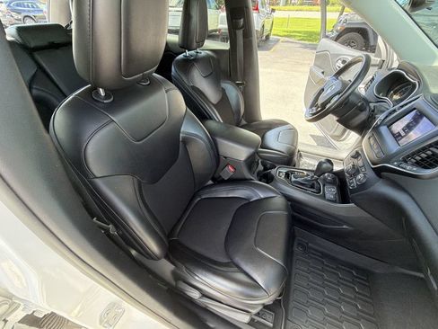 Used 2021 Jeep Cherokee Latitude Plus AWD/4WD image 20