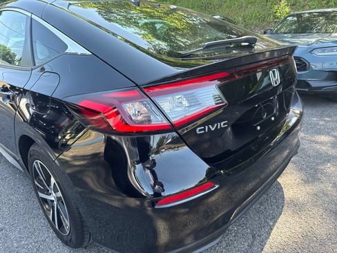 Used 2023 Honda Civic LX image 9