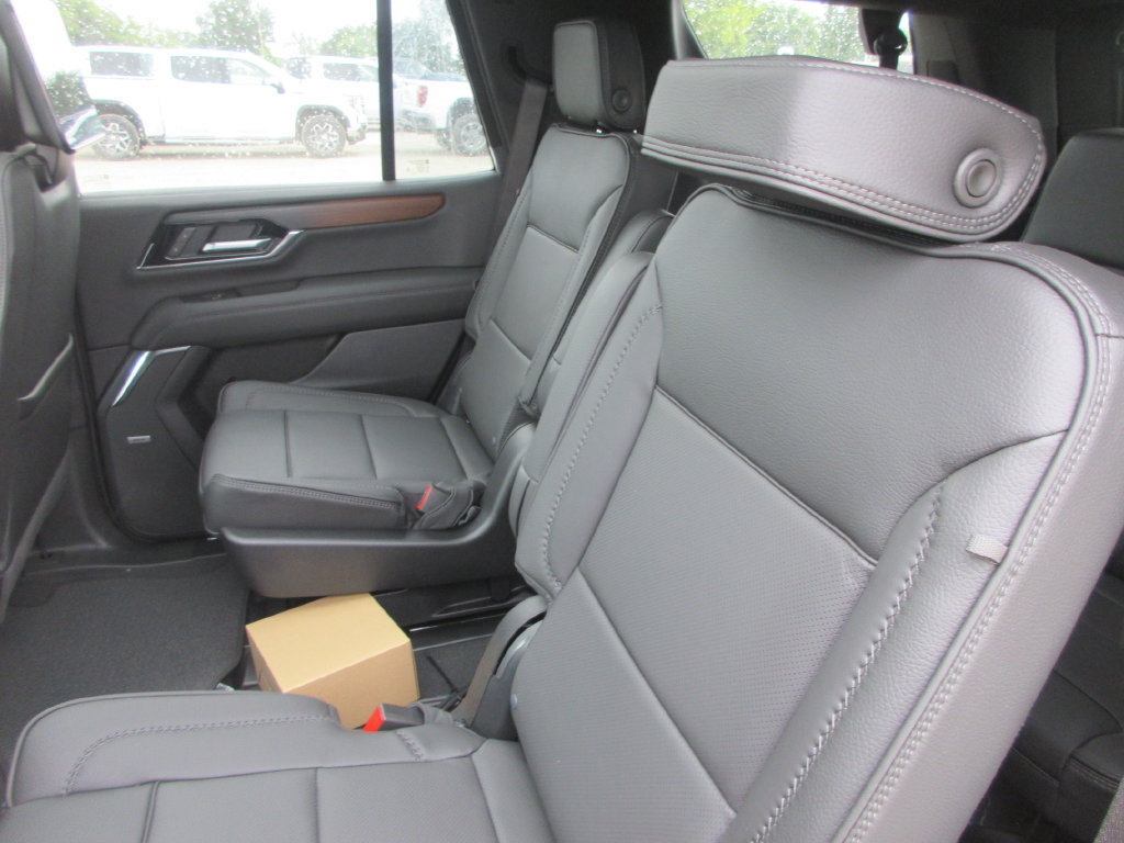 New 2026 GMC Yukon Denali w/ Denali Reserve Package AWD/4WD image 13