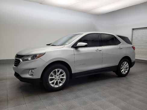 Used 2020 Chevrolet Equinox LT image 2