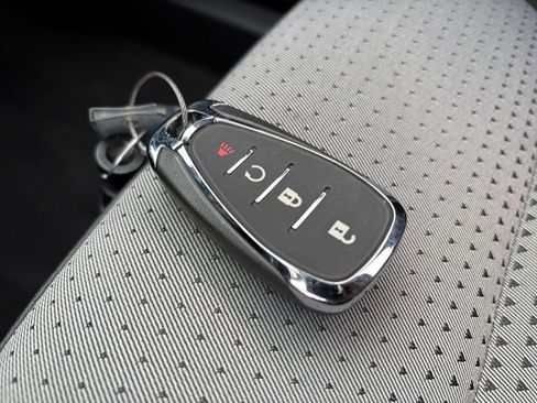 Used 2025 Chevrolet Trax LT image 18