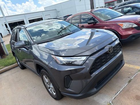 Used 2024 Toyota RAV4 XLE FWD image 6