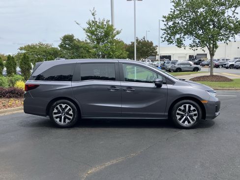 Used 2026 Honda Odyssey EX-L image 11
