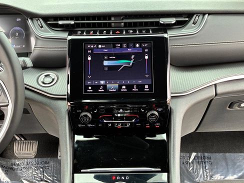 Used 2023 Jeep Grand Cherokee L Laredo image 21