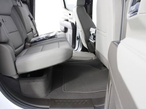 New 2026 GMC Sierra 1500 SLT image 22