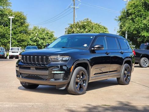 Used 2023 Jeep Grand Cherokee L Limited w/ Luxury Tech Group II AWD/4WD image 3