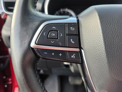 Used 2021 Toyota Highlander XSE image 17