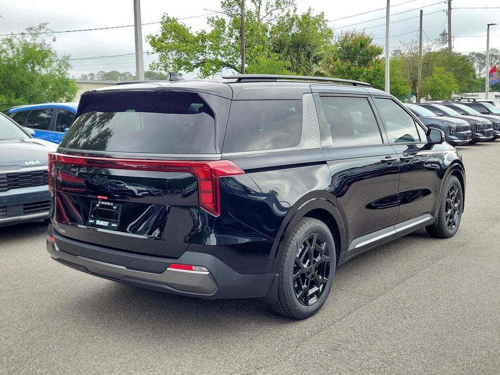 New 2026 Kia Carnival SX w/ SX Dark Edition Package FWD image 6