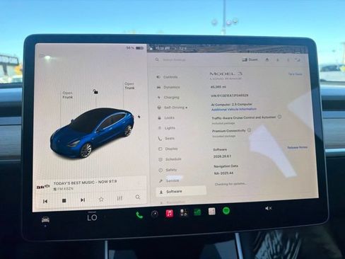 Used 2018 Tesla Model 3 Long Range RWD image 25