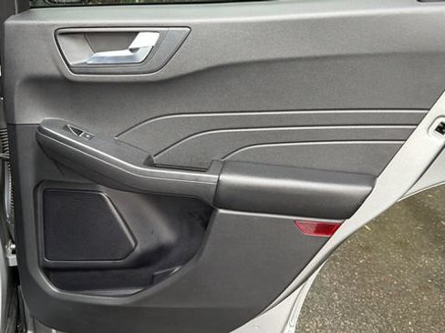 Certified 2024 Ford Escape Platinum AWD/4WD image 18
