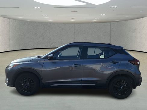 Used 2023 Nissan Kicks SR w/ SR Premium Package image 2