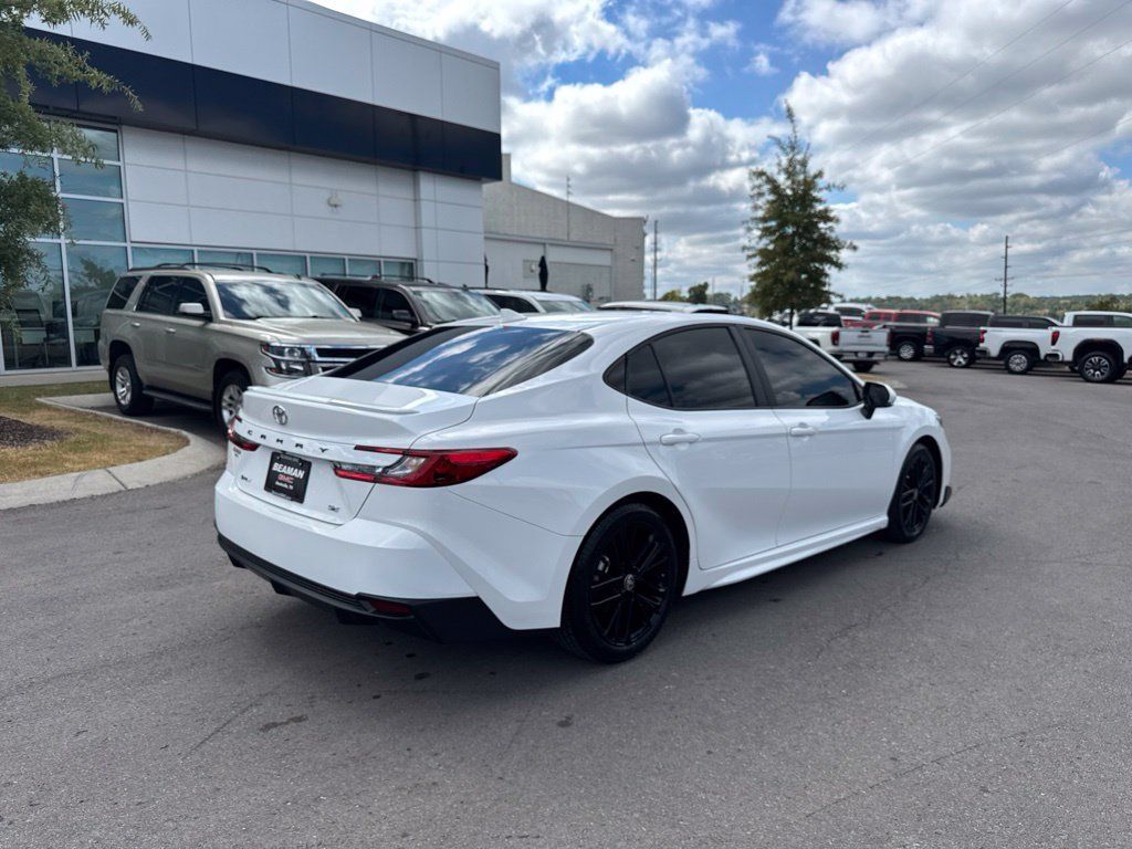 Used 2025 Toyota Camry SE w/ Convenience Package FWD image 10