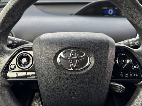 Used 2022 Toyota Prius LE image 14
