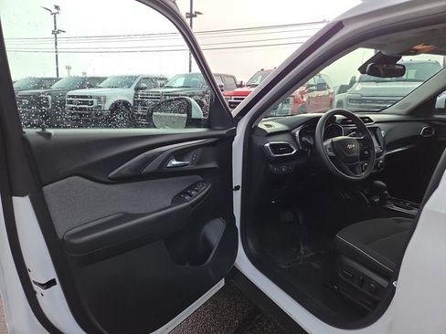 Used 2023 Chevrolet TrailBlazer LT w/ Convenience Package image 7