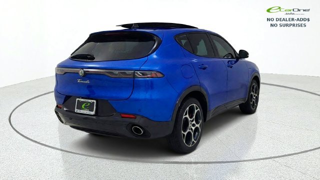 Used 2024 Alfa Romeo Tonale Veloce w/ Active Assist Package AWD/4WD image 8