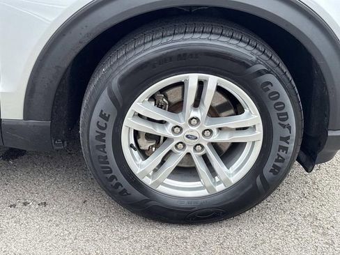 Certified 2022 Ford Explorer XLT image 9