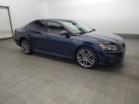 Used 2018 Volkswagen Passat 2.0T R-Line image 11